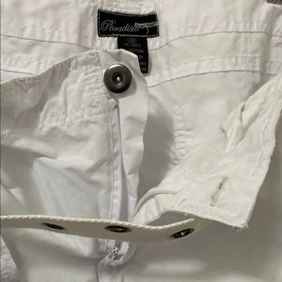 White Capris with Relaxed Fit and Utility Style - Picture 5 of 8